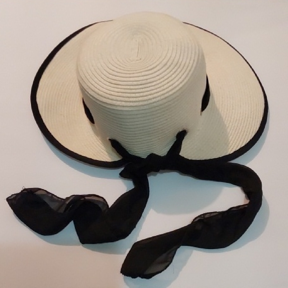 Elegant Cream and Black Wide Brim Hat - Picture 2 of 3